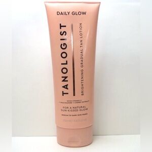 Tanologist Daily Glow Brightening Gradual Tan Lotion medium-dark